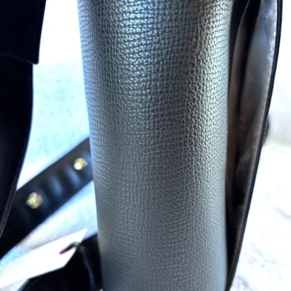 Ted Baker London Rory crossbody in black leather with gold hardware NWT - Picture 4 of 8